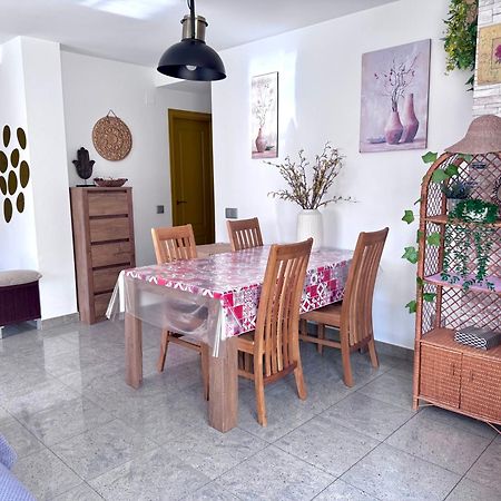 Rosaleda Locdenia Apartment Bagian luar foto
