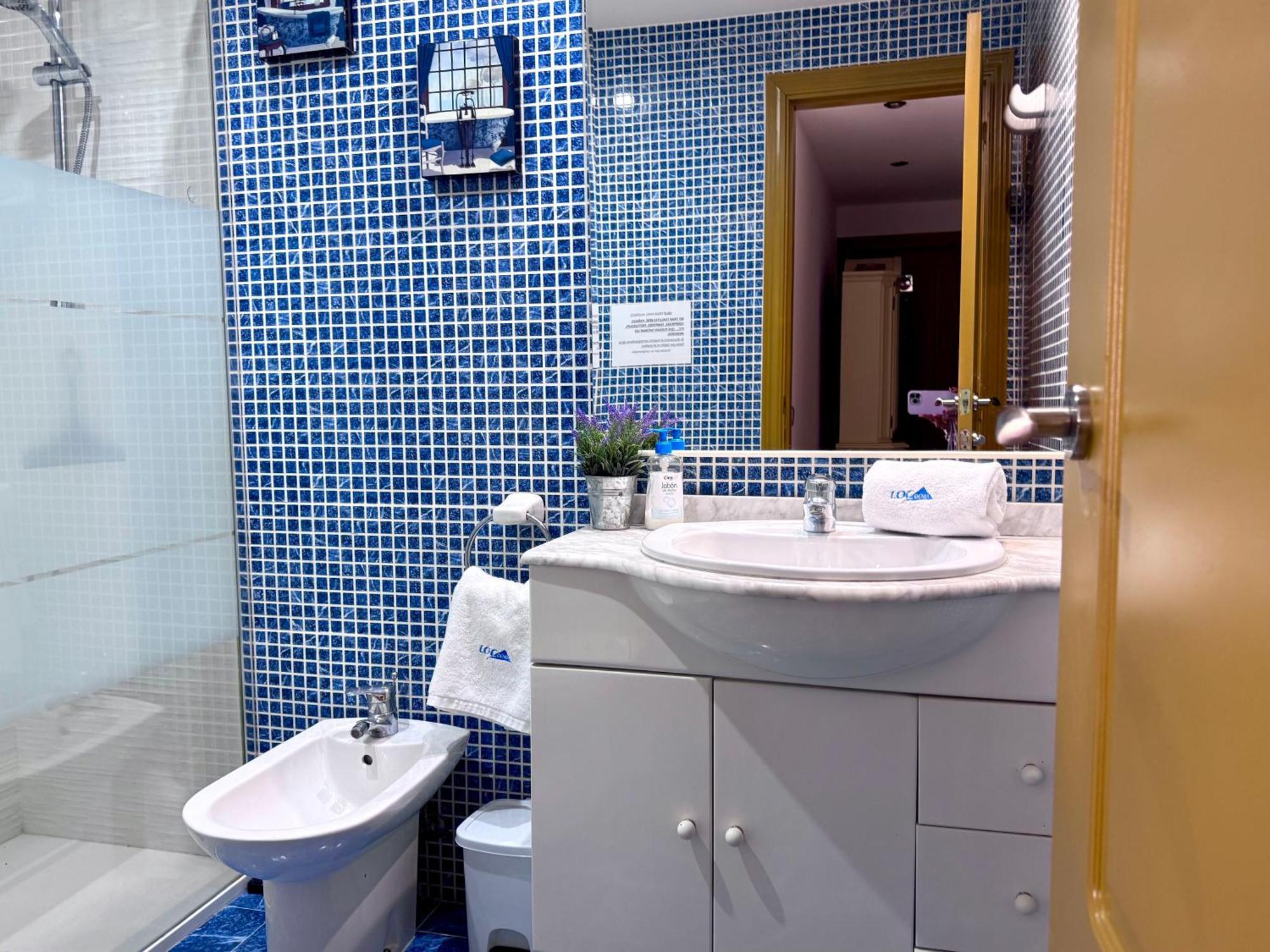 Rosaleda Locdenia Apartment Bagian luar foto